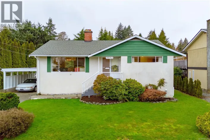 9992 Daniel St, Chemainus