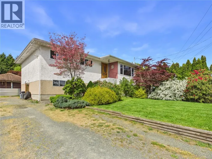 9992 Victoria Rd, Chemainus