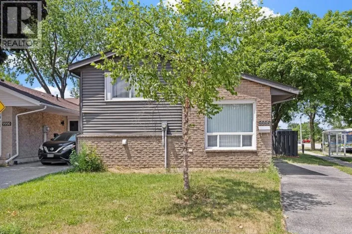 9996 FOREST GLADE COURT, Windsor