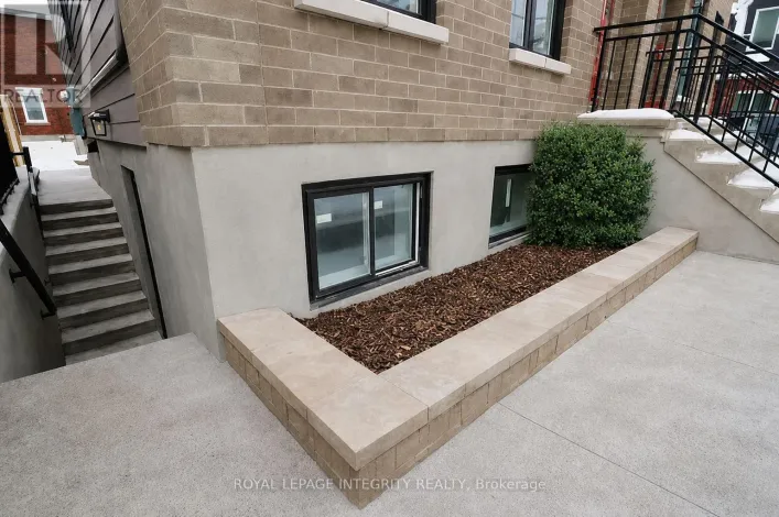 9B GWYNNE AVENUE S, Ottawa