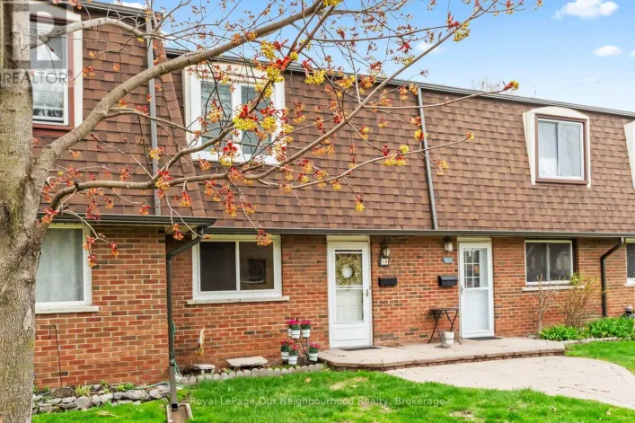 9D - 43 PRINCE OF WALES DRIVE, Belleville