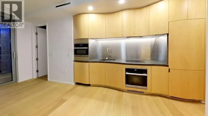9XX 1568 ALBERNI STREET, Vancouver