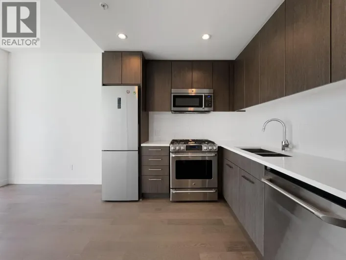 9xx 9060 UNIVERSITY CRESCENT, Burnaby