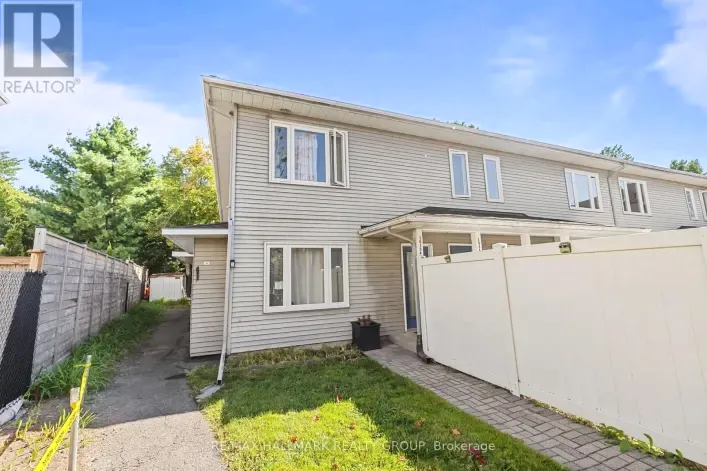 Apartment for sale: A - 1035 CUMMINGS AVENUE, Ottawa