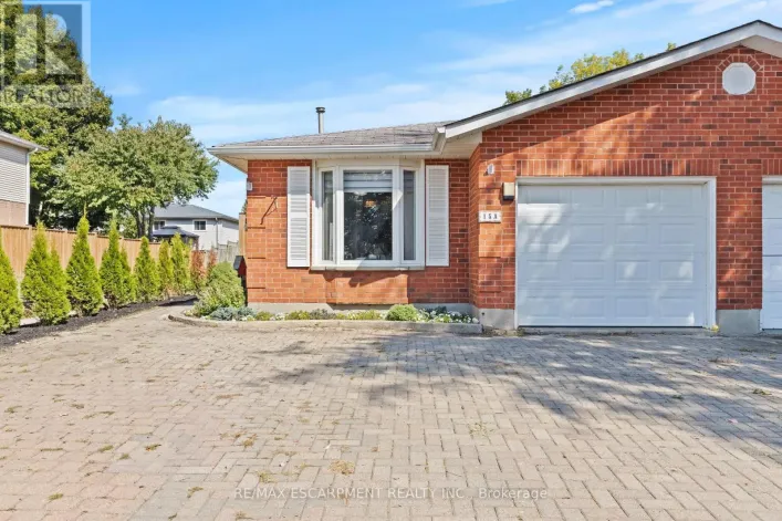 A - 15 OAK AVENUE, Brant