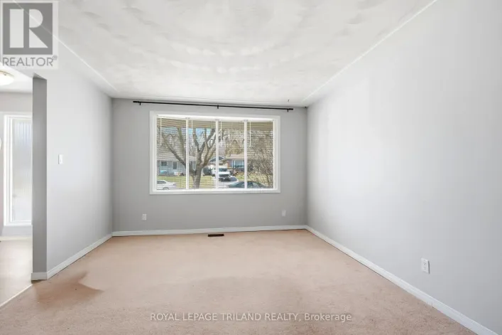 A - 195B CEDARVALE CRESCENT, Waterloo