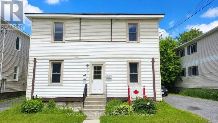 Duplex for rent: A - 312 LOUISA STREET, Cornwall
