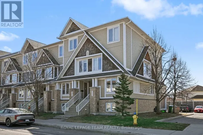 A - 554 CHAPMAN MILLS DRIVE, Ottawa