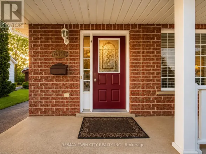 A - 652 JACOB LANE, Waterloo