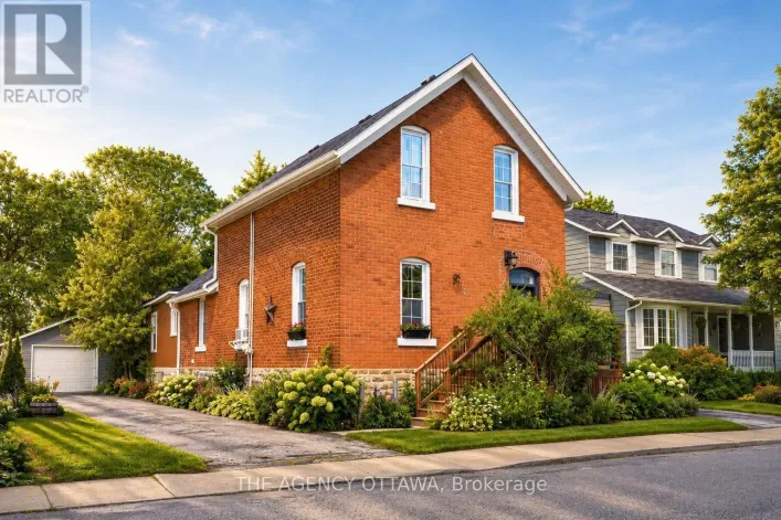 A & B - 33 NAPOLEON STREET, Carleton Place