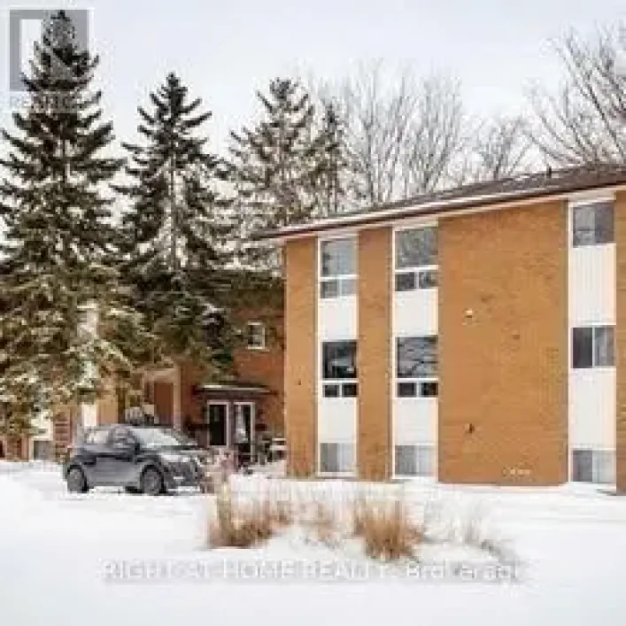 Other for rent: A BSMT - 8 MOIR STREET W, Peterborough