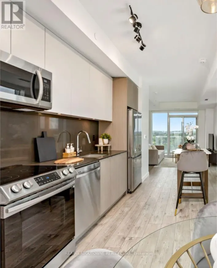 A0815 - 125 BRONTE ROAD, Oakville