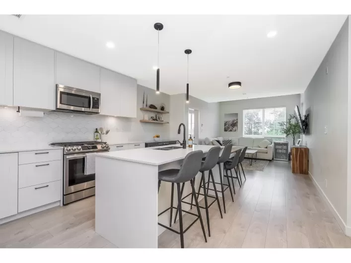 A412 20018 83A AVENUE, Langley