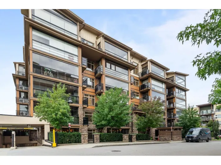 A512 20716 WILLOUGHBY TOWN CENTRE DRIVE, Langley