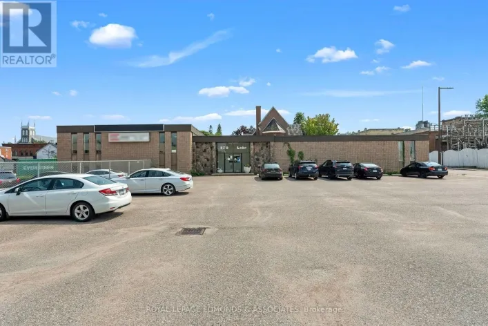 A,B - 270 LAKE STREET, Pembroke