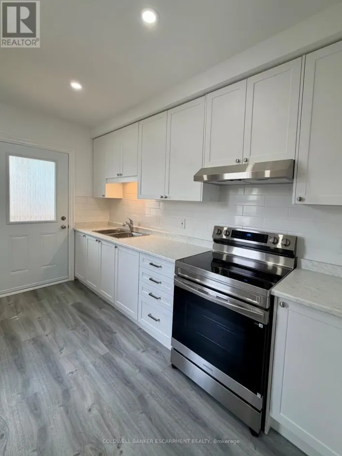 APARTMENT A - 5 MILL STREET, Halton Hills
