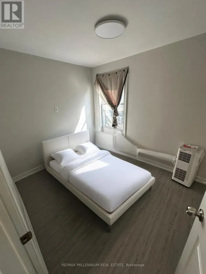 APT. 1 ROOM B - 25 HOWARD STREET, Toronto