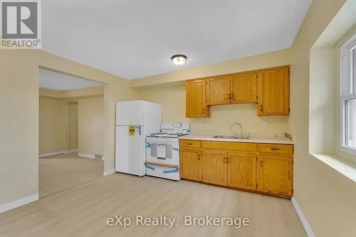 APT 2 - 2 KING STREET, Quinte West