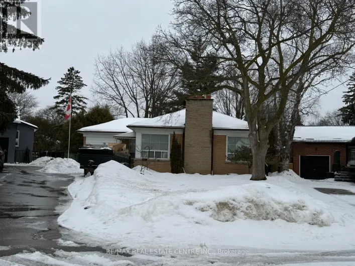 APT. A (UPPER) - 70 BEAVERBROOK AVENUE, Toronto