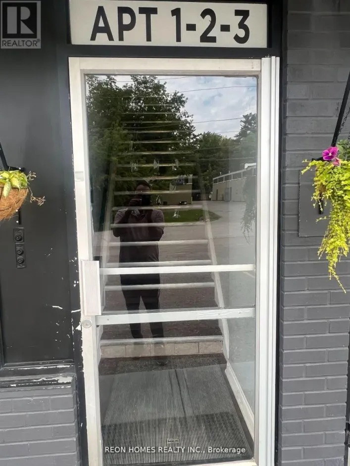 APT#3 - 517 EAST AVENUE, Toronto