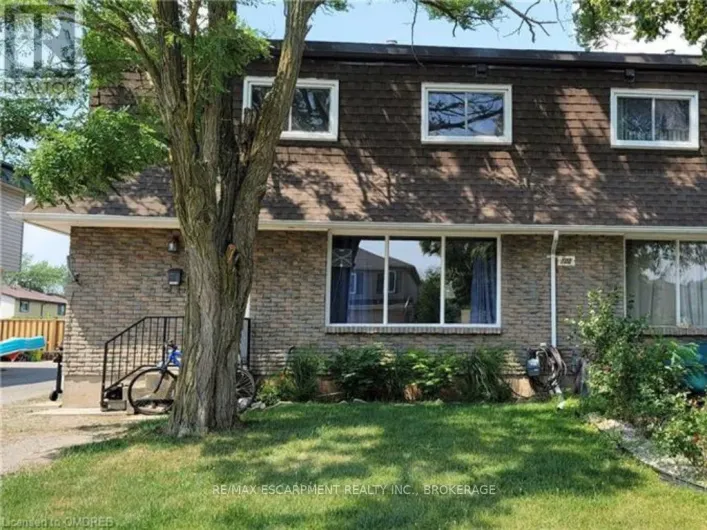 B - 100 ENDICOTT TERRACE, Welland