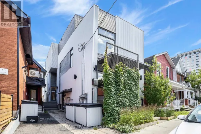B - 123 CARRUTHERS AVENUE, Ottawa