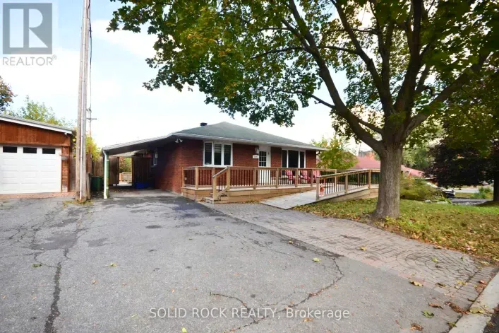 B - 1441 EDGECLIFFE AVENUE, Ottawa