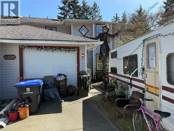 B 1820 1st St, Courtenay