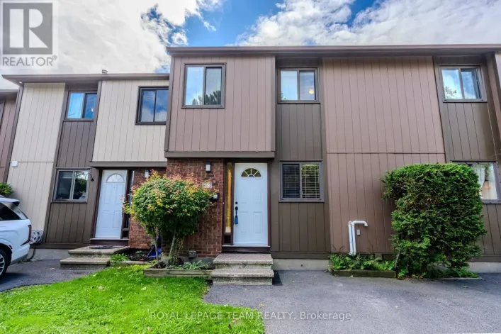 B - 2 LARKSHIRE LANE, Ottawa