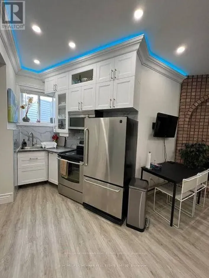 B - 200 MCKEE AVENUE, Toronto