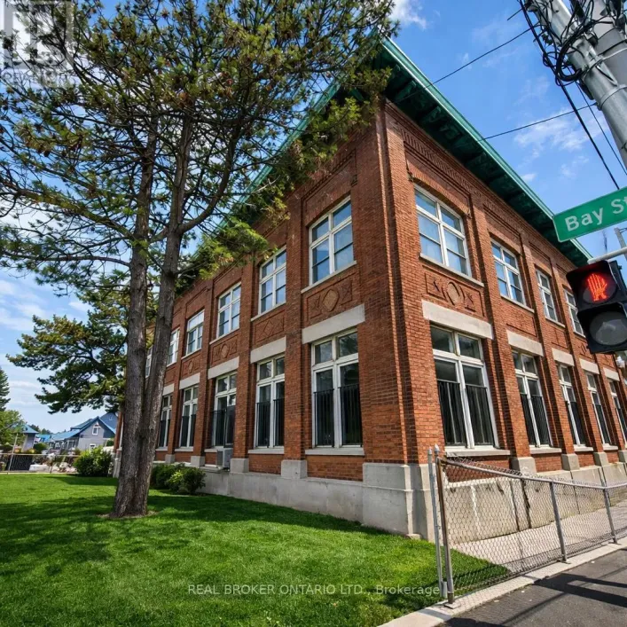 B - 231 BAY STREET N, Hamilton