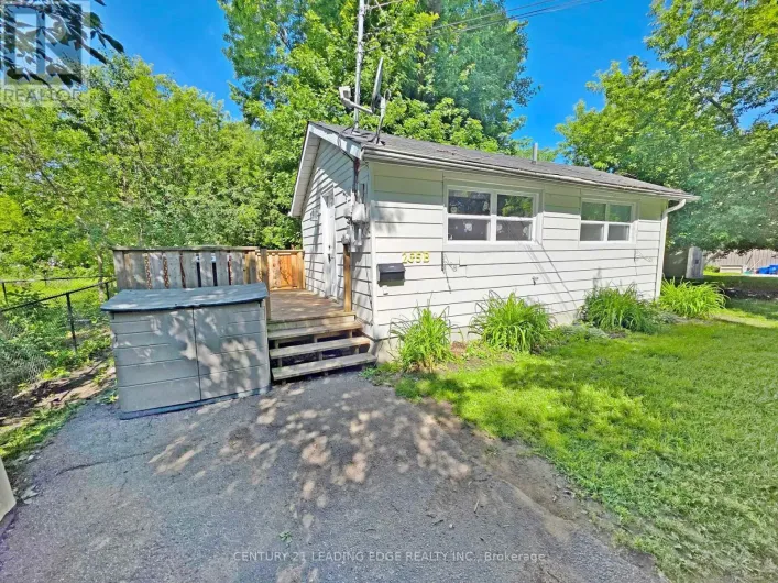 B - 235 BAYVIEW AVENUE, Georgina