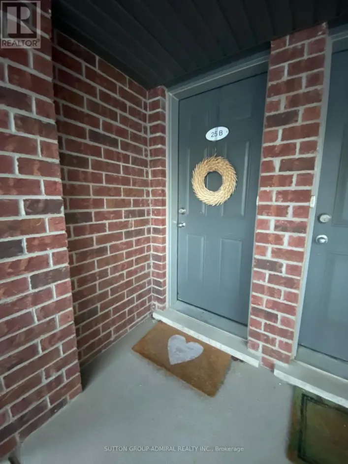 Row / Townhouse for rent: B - 25 SIENNA STREET, Waterloo