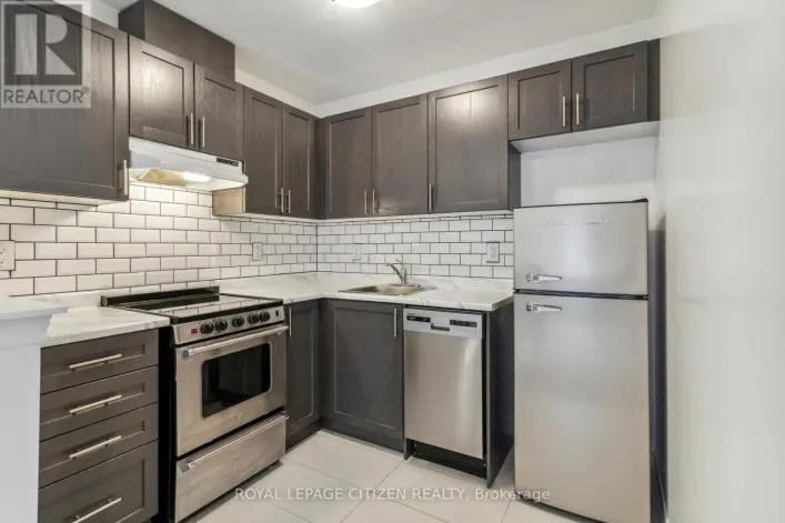 B - 526 WHITE'S HILL AVENUE, Markham