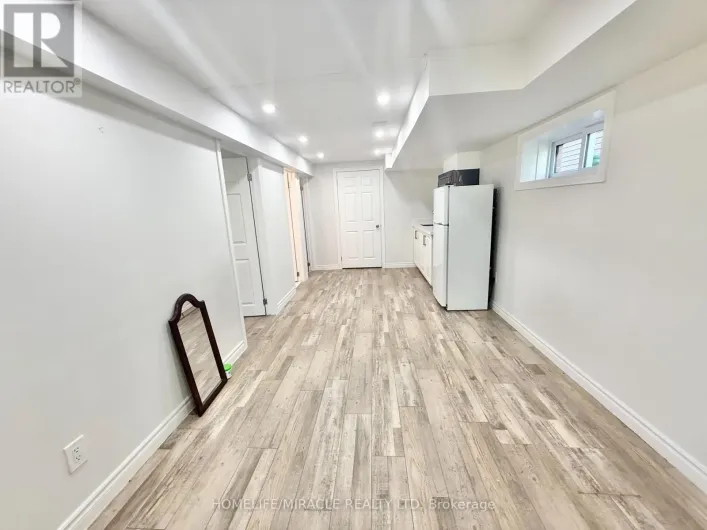 B - 668A BUTTERNUT AVENUE, Waterloo