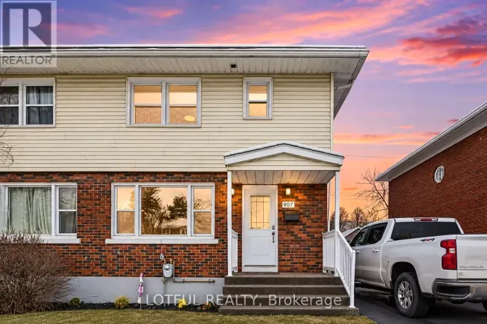 B - 907 SMYTH ROAD, Ottawa