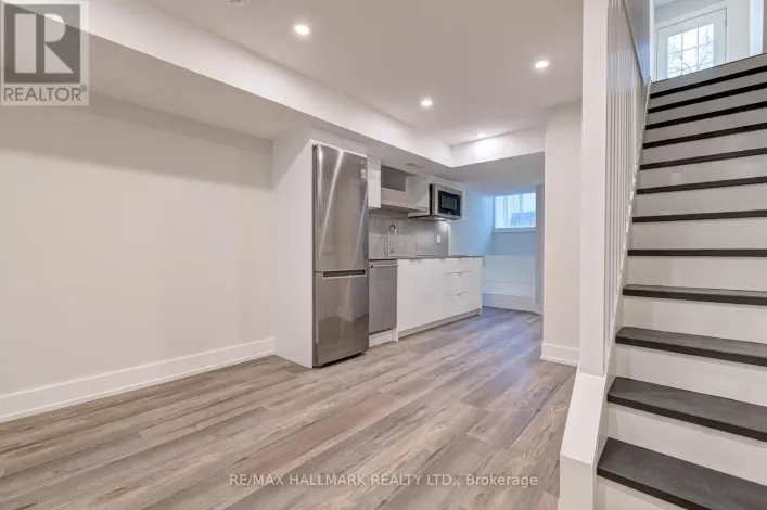 B - 924 BROADVIEW AVENUE, Toronto
