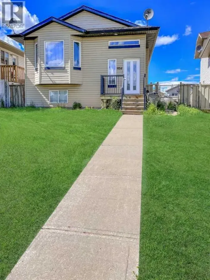 B, 9334 Lakeland Drive, Grande Prairie