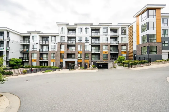 B004 20087 68 AVENUE, Langley