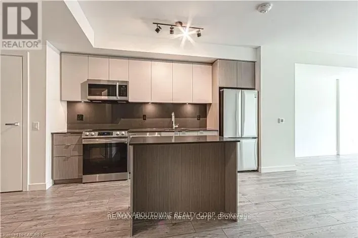 Apartment for rent: B0416 - 133 BRONTE ROAD, Oakville