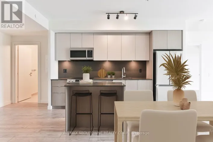 B0720 - 133 BRONTE ROAD, Oakville