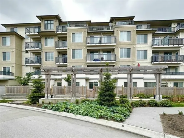B105 20487 65 AVENUE, Langley