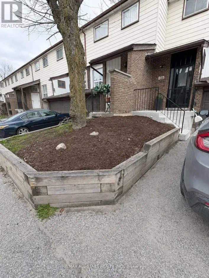 B11 - 63 FERRIS LANE, Barrie