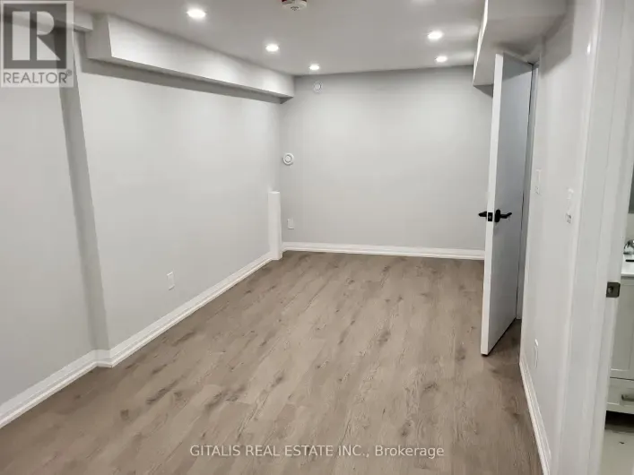 House for rent: B2 - 195 OAKMOUNT ROAD N, Toronto