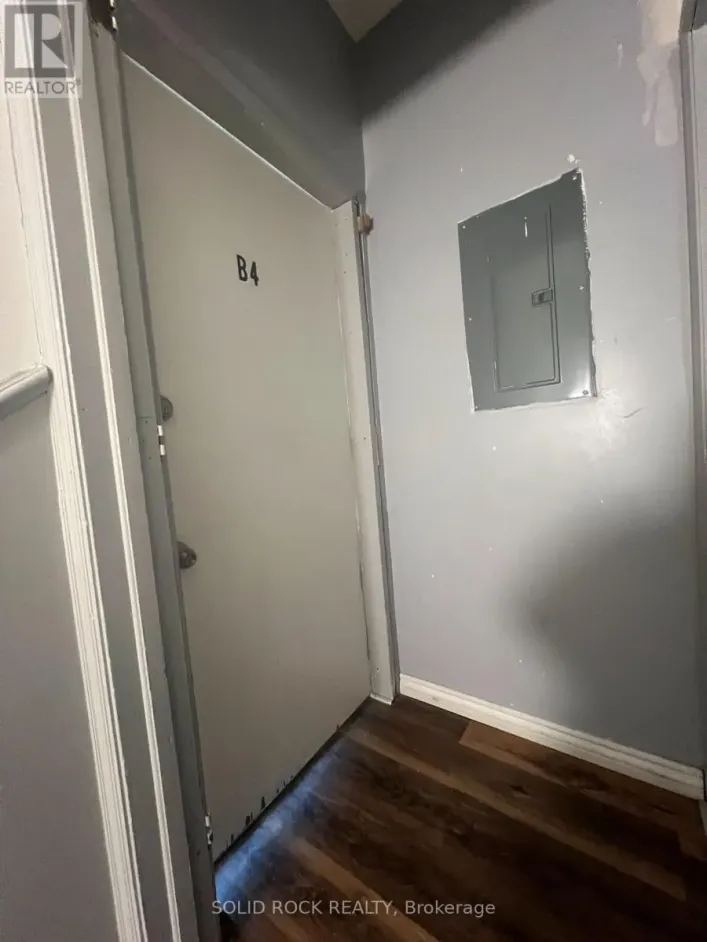 B4 - 89 KING STREET W, Brockville