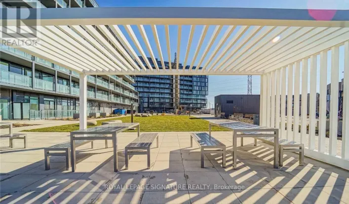 B520 - 3200 DAKOTA COMMON, Burlington