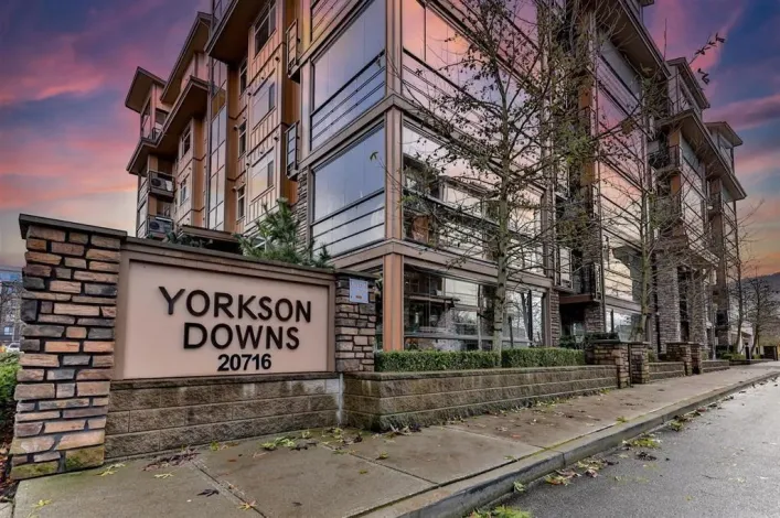 B627 20716 WILLOUGHBY TOWN CENTER DRIVE, Langley