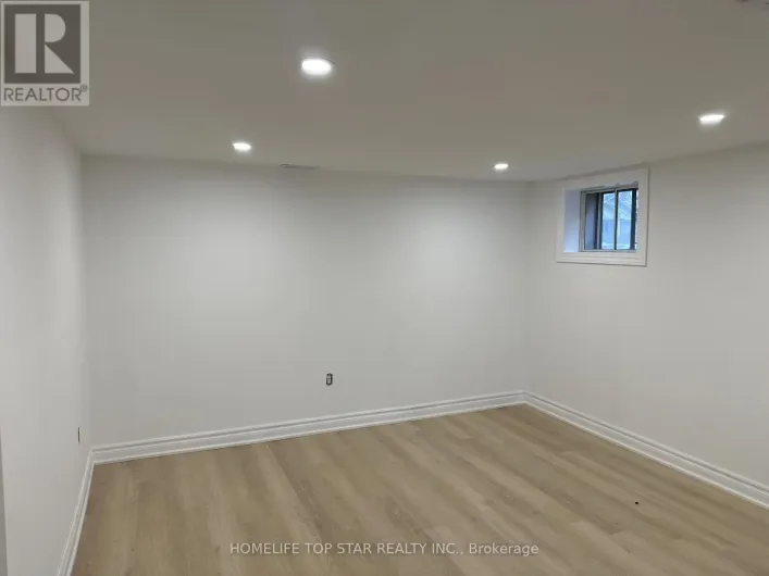 BACHELOR - 38 CARTIER CRESCENT, Richmond Hill