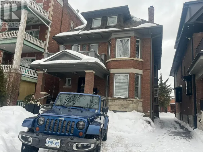 BACK STUDIO APARTMENT - 335 PALMERSTON BOULEVARD, Toronto