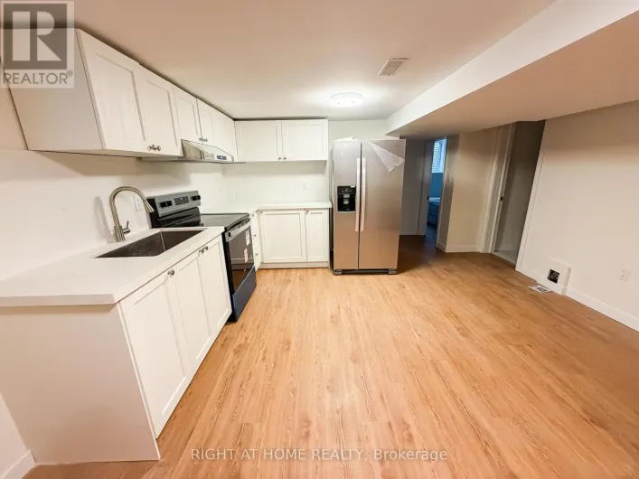 BASEMENT - 300 SOUTH KINGSWAY, Toronto